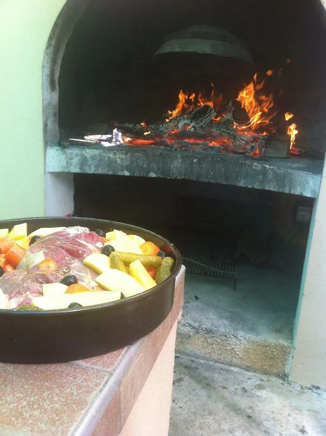 Pansion Kaleb Bed & Breakfast Brbinj